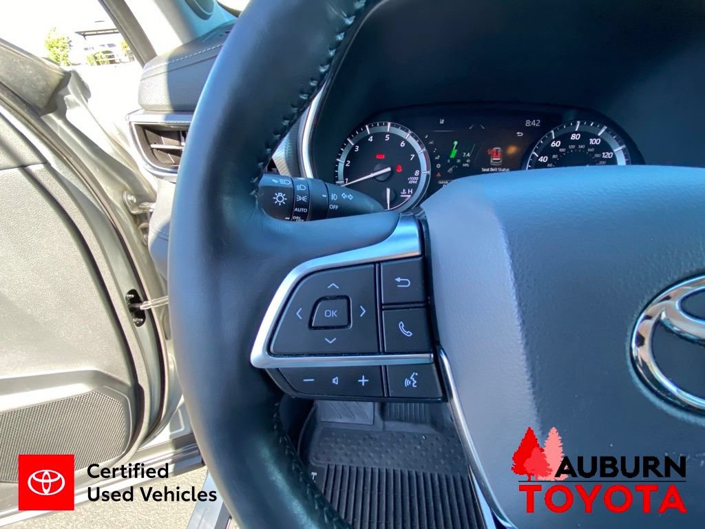 Certified 2020 Toyota Highlander Platinum AWD/4WD image 45