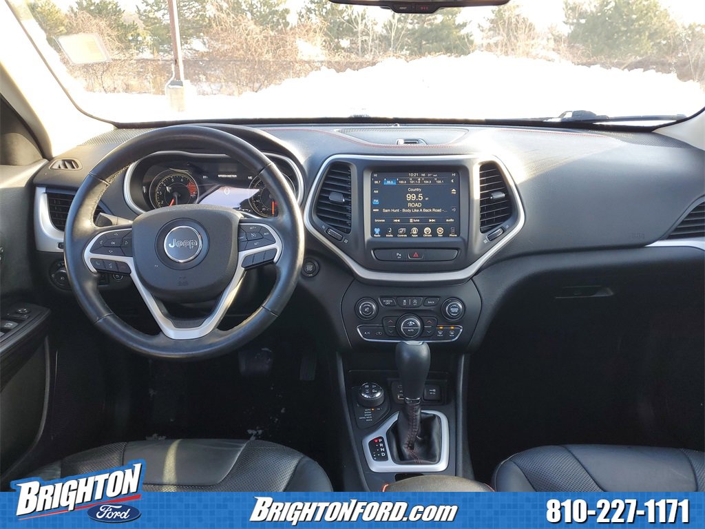 Used 2017 Jeep Cherokee Trailhawk image 15