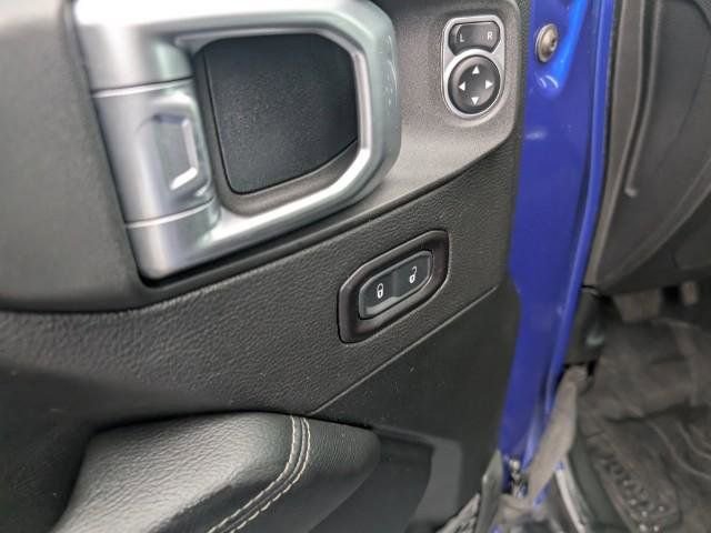 Used 2020 Jeep Wrangler Unlimited Sahara image 15