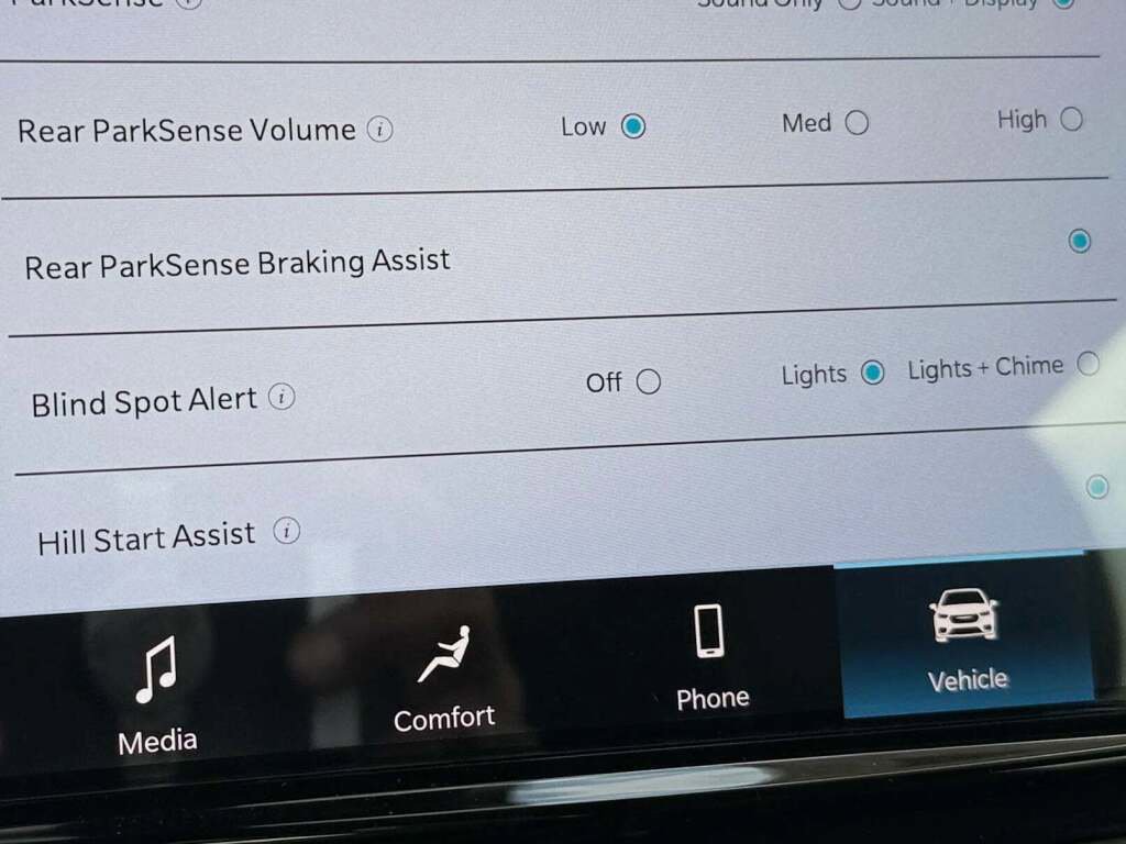 New 2026 Chrysler Voyager LX image 33