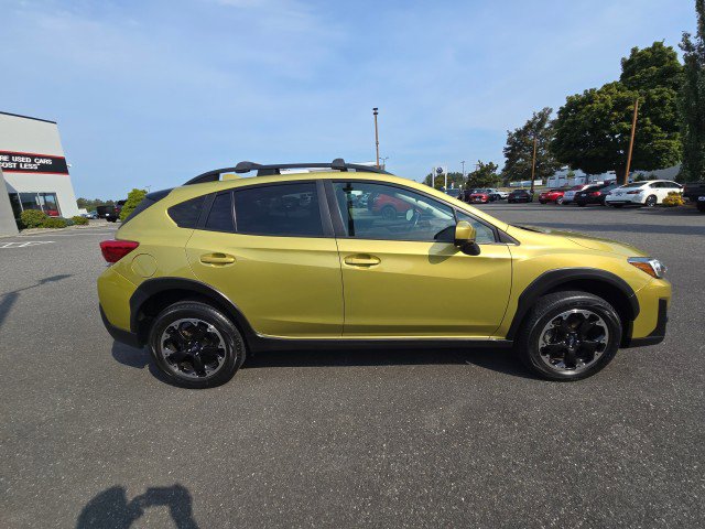 Used 2022 Subaru Crosstrek 2.0i Premium w/ Moonroof Package AWD/4WD image 3