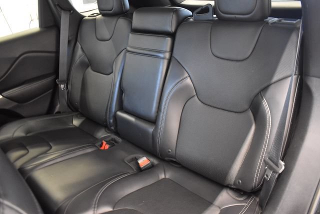 Used 2019 Jeep Cherokee Limited AWD/4WD image 7