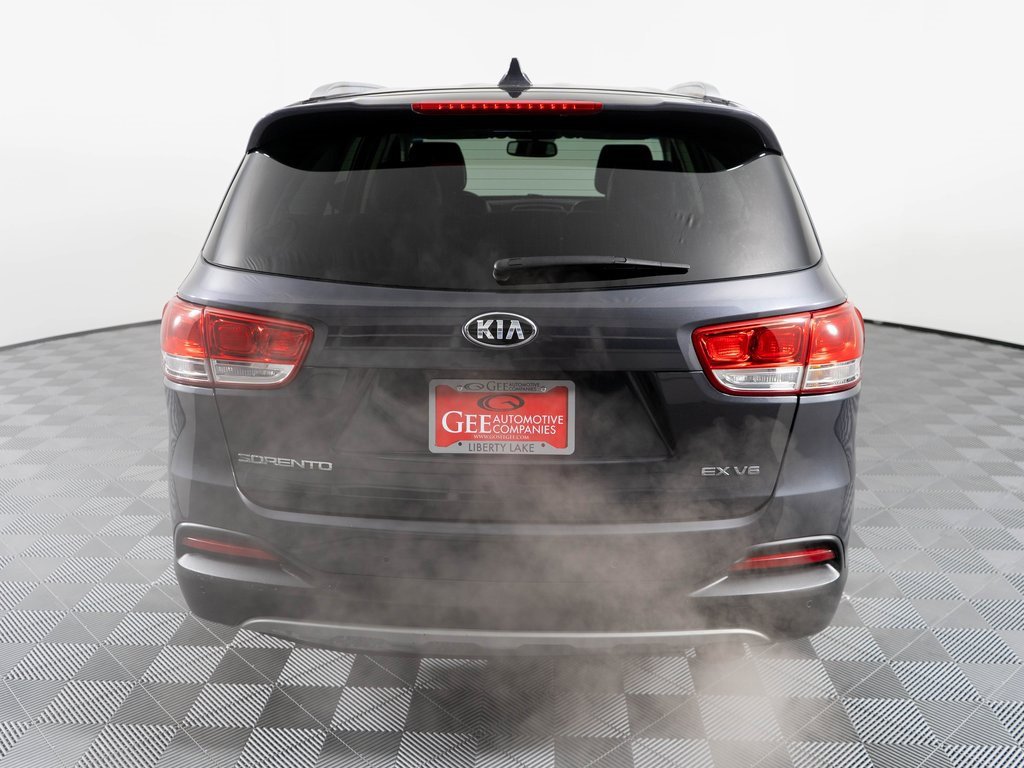 Used 2016 Kia Sorento EX image 5