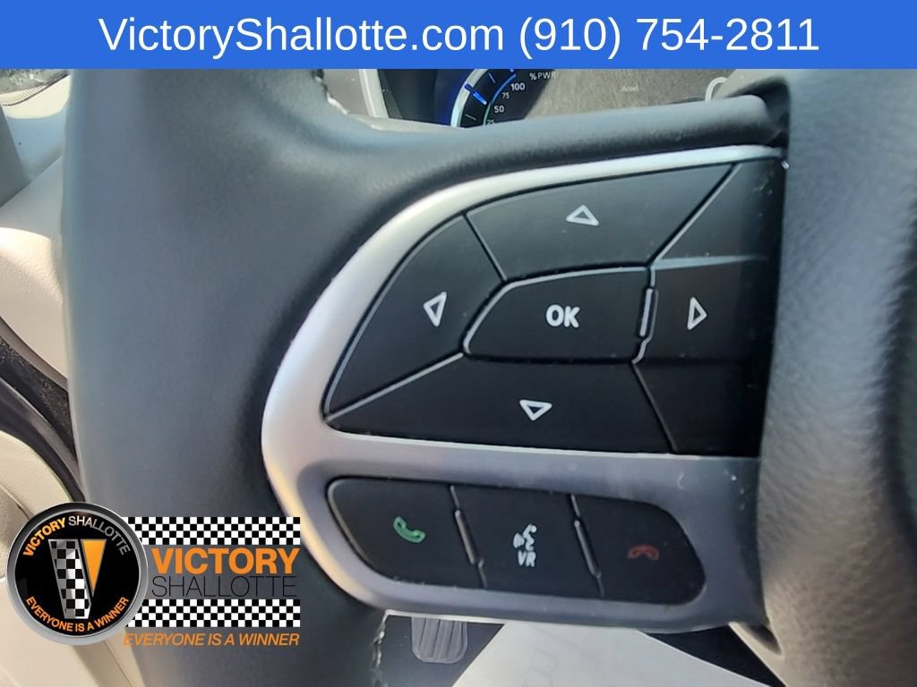 Certified 2024 Chrysler Pacifica Limited FWD image 14