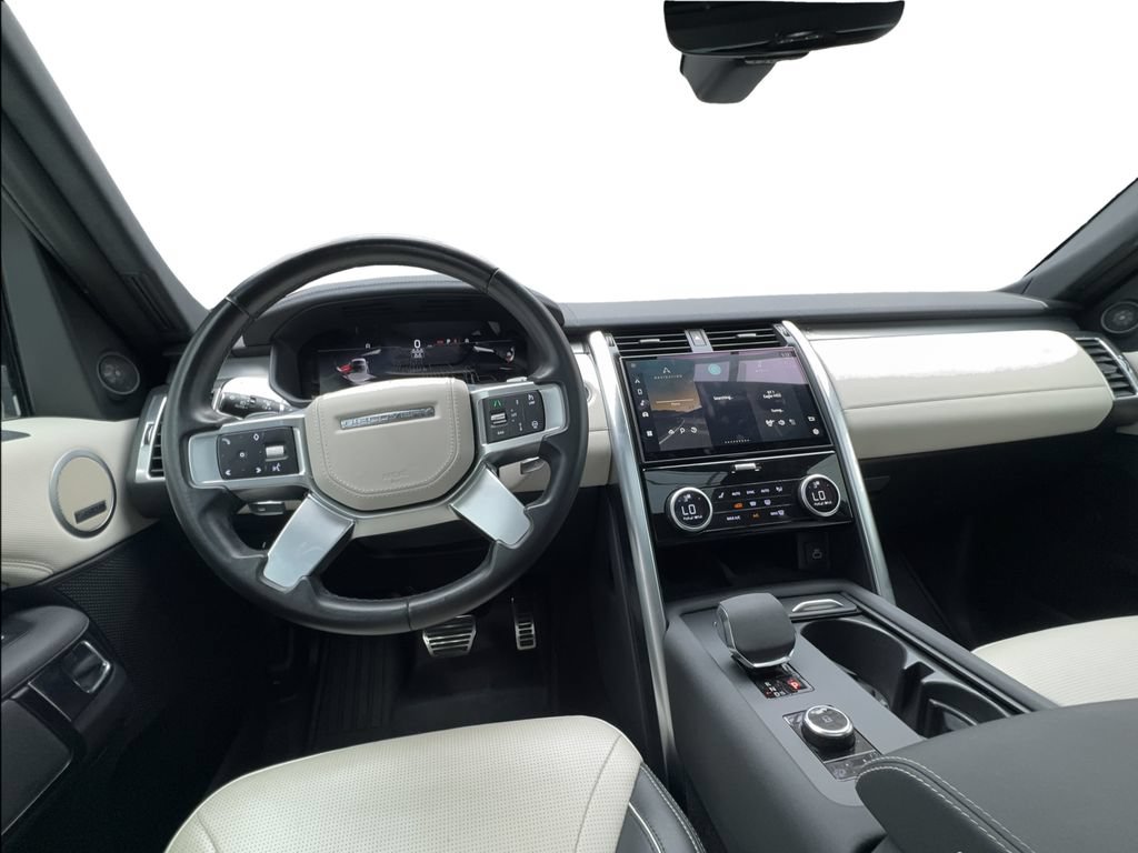 Used 2023 Land Rover Discovery HSE R-Dynamic AWD/4WD image 37