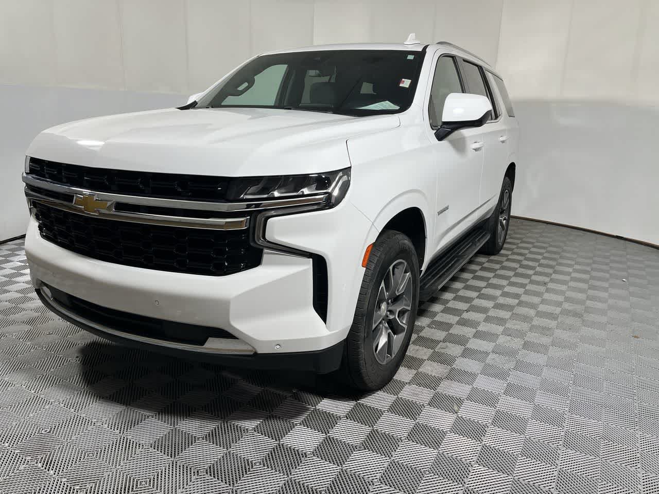 Used 2023 Chevrolet Tahoe LS w/ Driver Alert Package AWD/4WD image 4