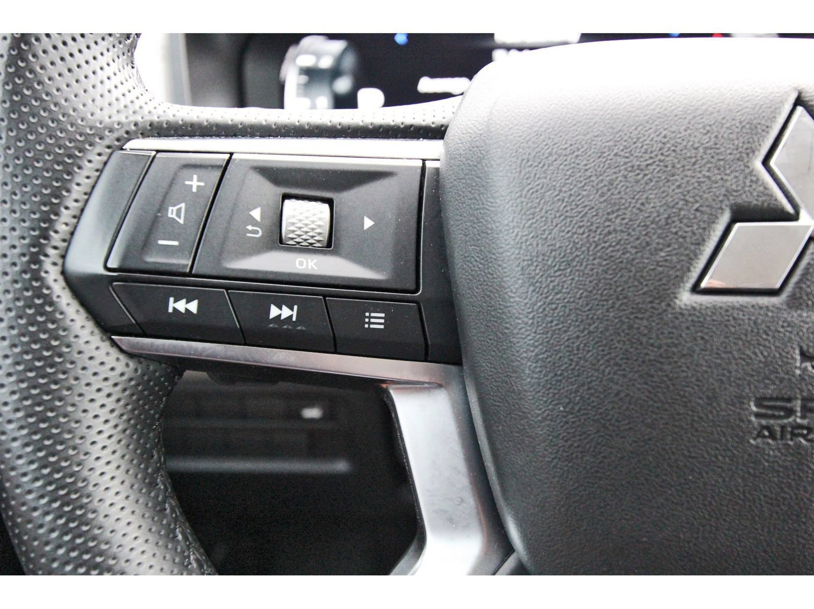 Used 2023 Mitsubishi Outlander SEL FWD image 19