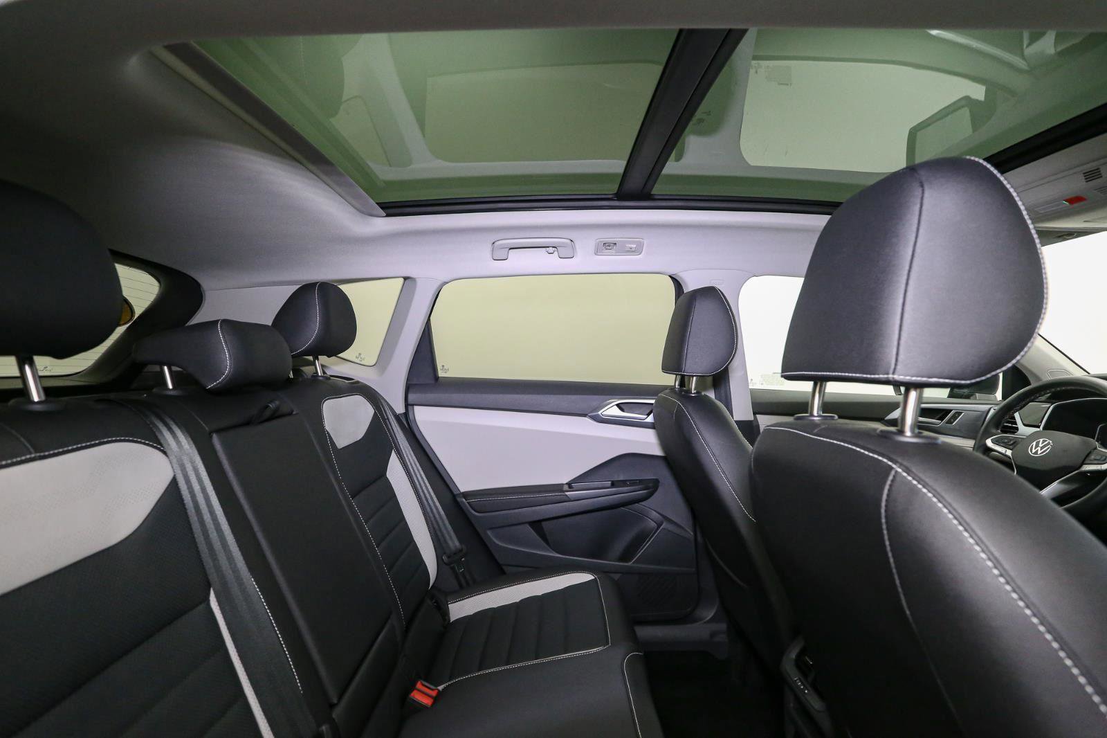 Used 2025 Volkswagen Taos SEL w/ Black Wheel Plus Package image 21