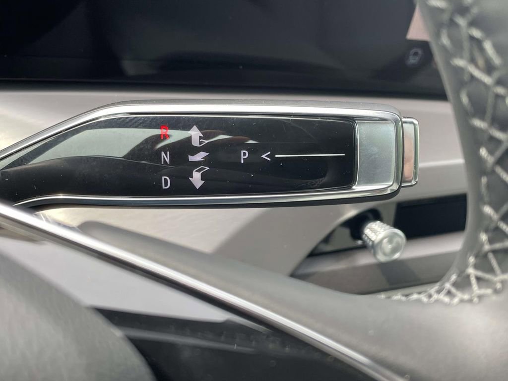 New 2026 Cadillac Vistiq Sport image 29