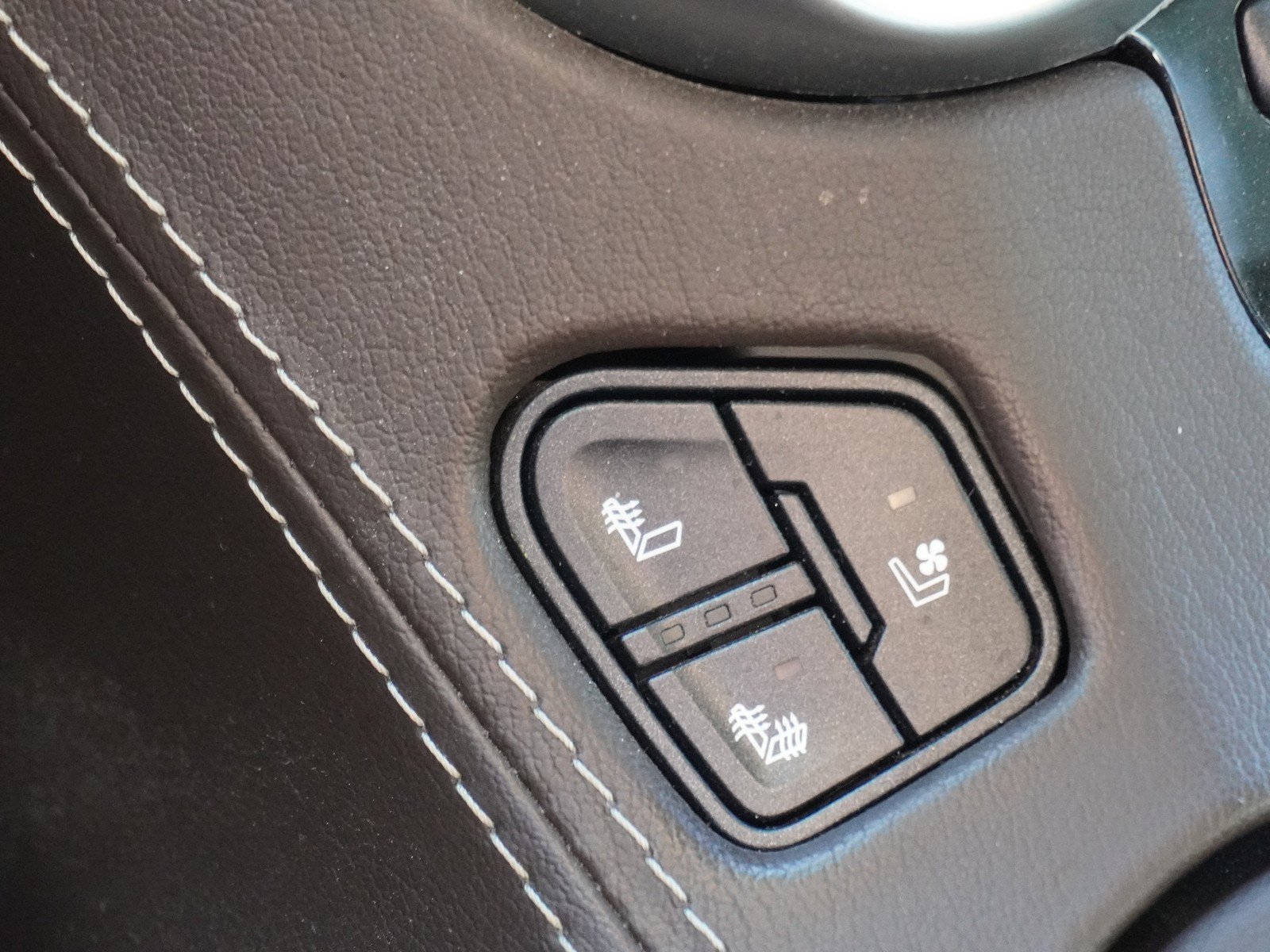 Used 2020 Chevrolet Tahoe Premier w/ Max Trailering Package image 30