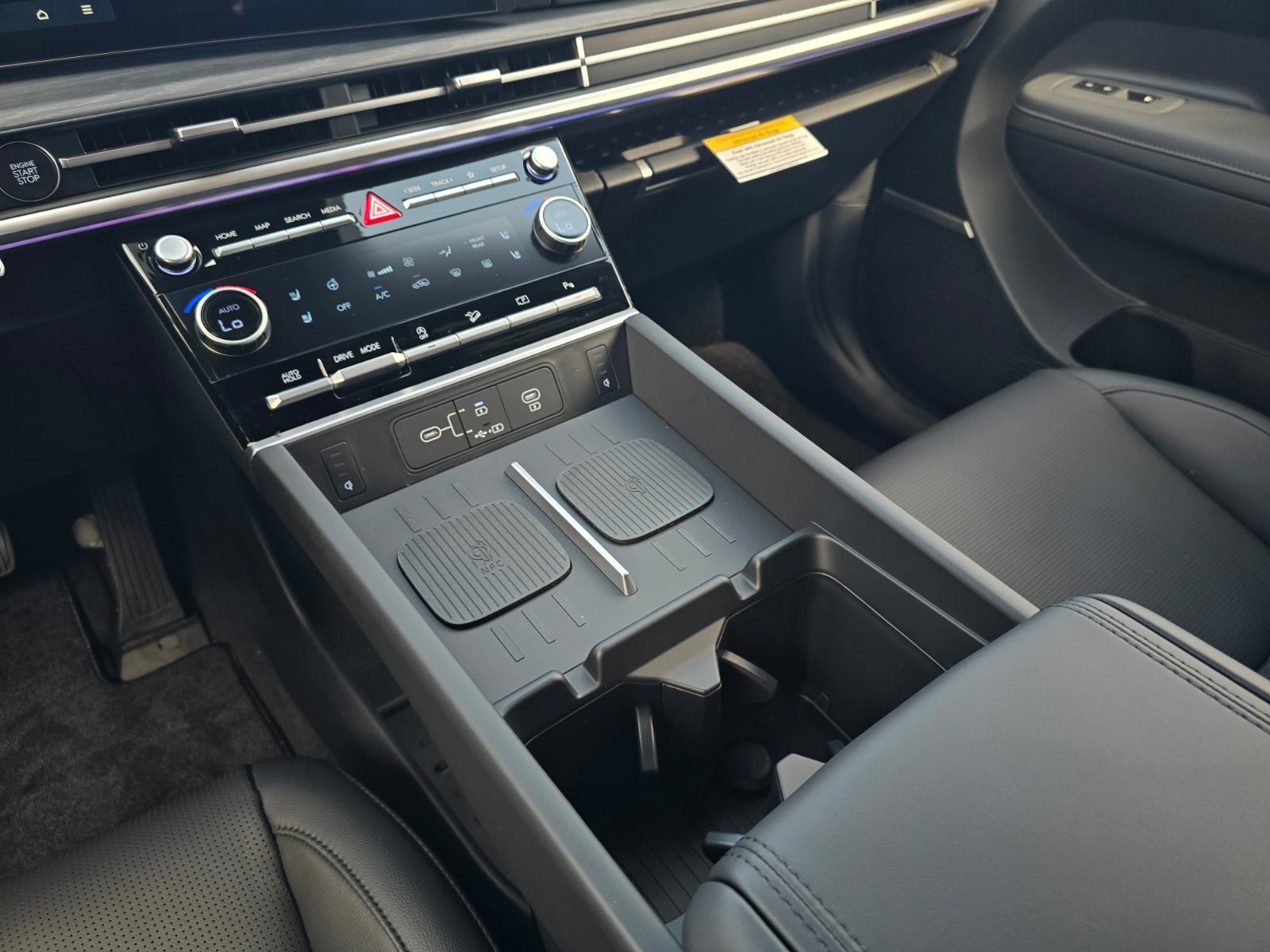 New 2027 Hyundai Santa Fe Limited FWD image 16