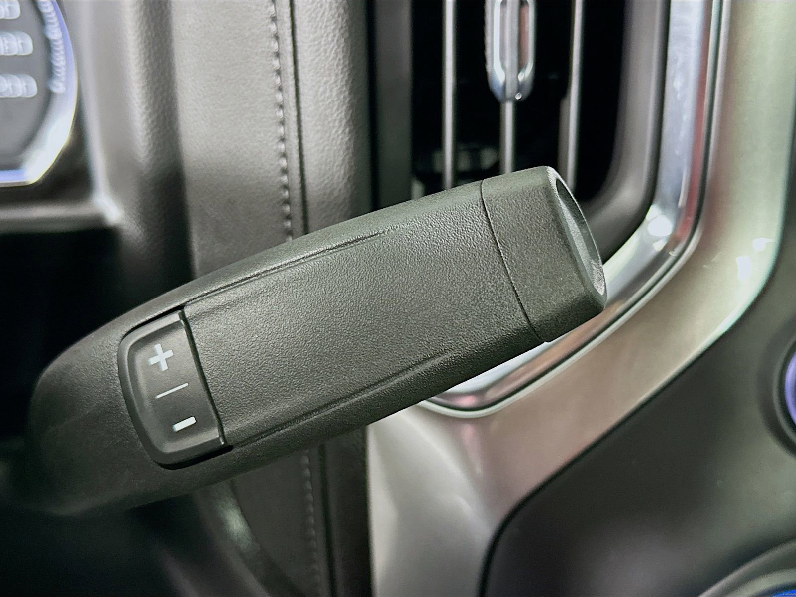 Used 2022 Chevrolet Silverado 2500 LTZ w/ Gooseneck/5TH Wheel Package image 18