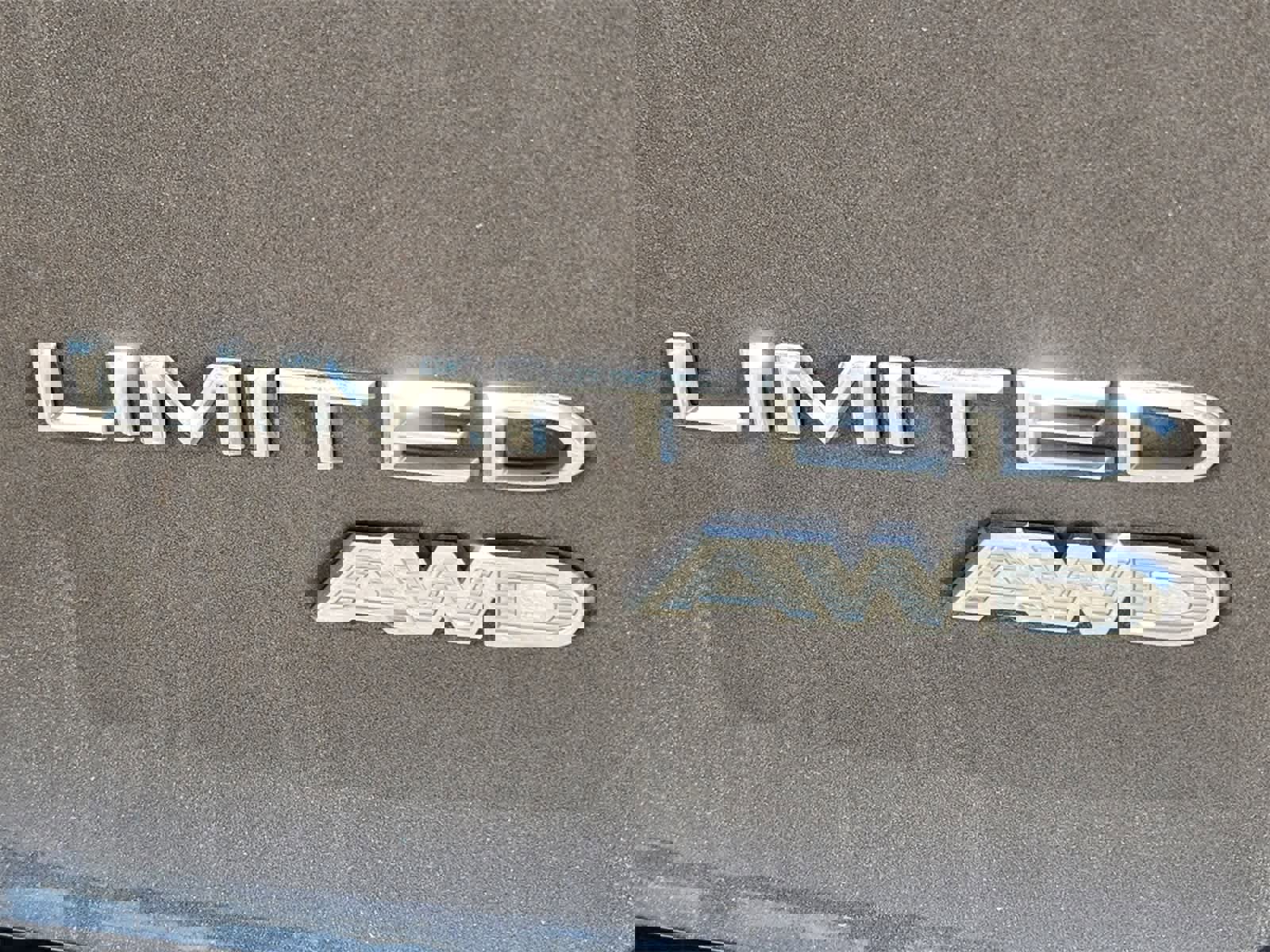 Used 2021 Chrysler Pacifica Limited w/ Premium & Safety Sphere Group image 13