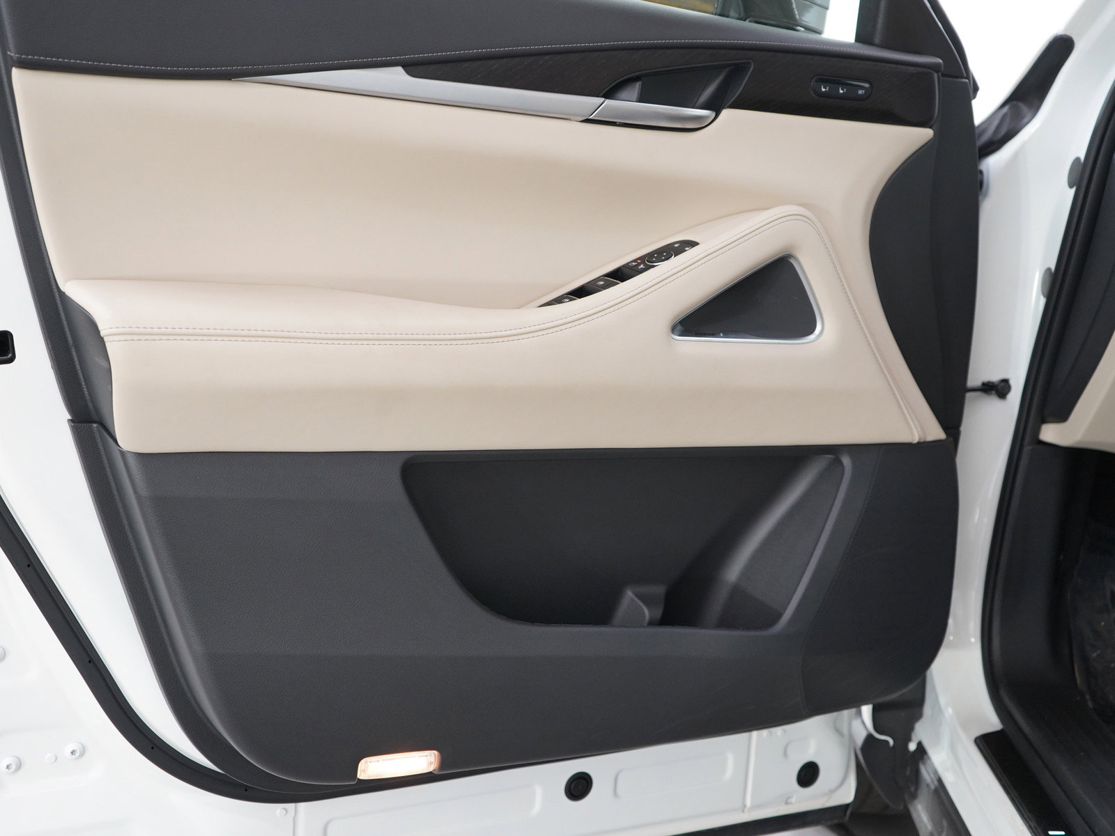 Used 2024 INFINITI QX60 Sensory image 20