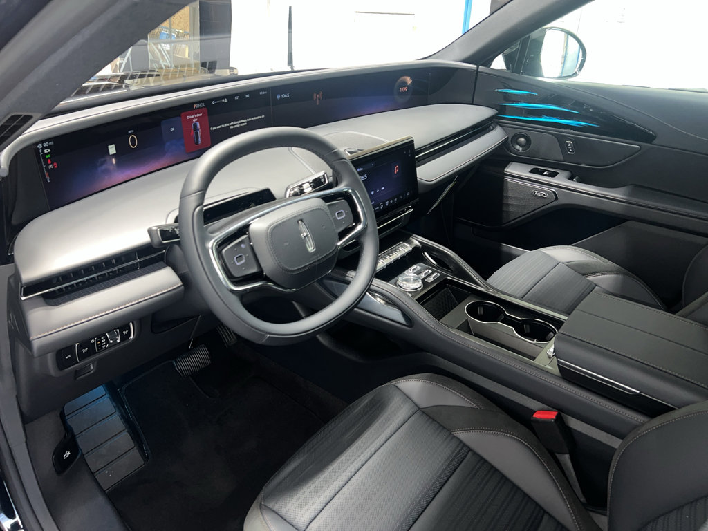 New 2025 Lincoln Nautilus Reserve w/ Jet Appearance Package image 8