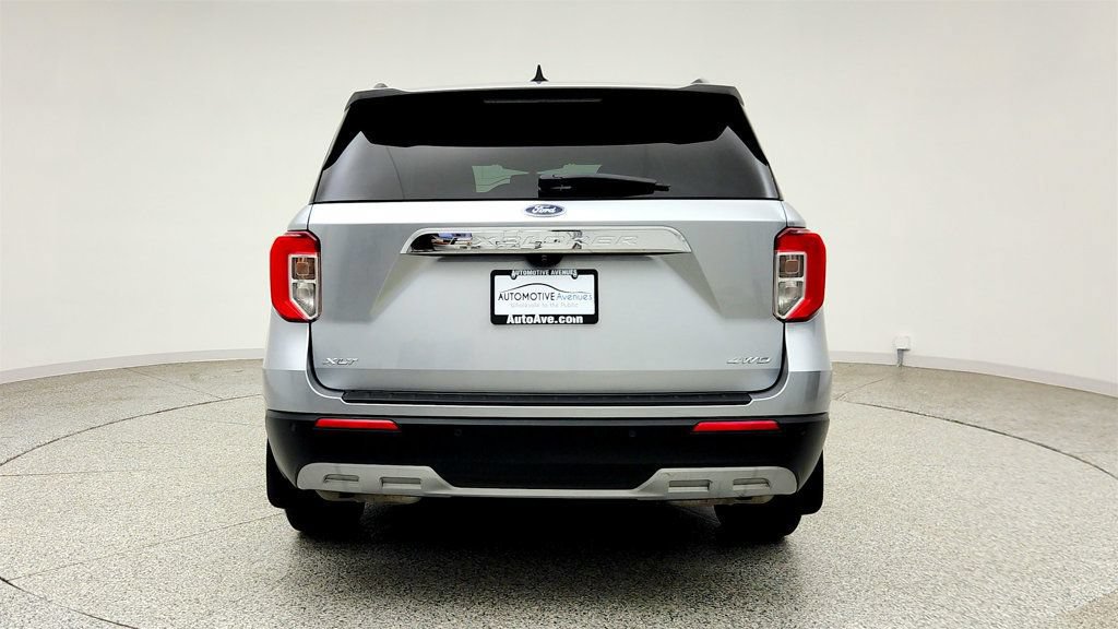 Used 2021 Ford Explorer XLT w/ Equipment Group 202A AWD/4WD image 6