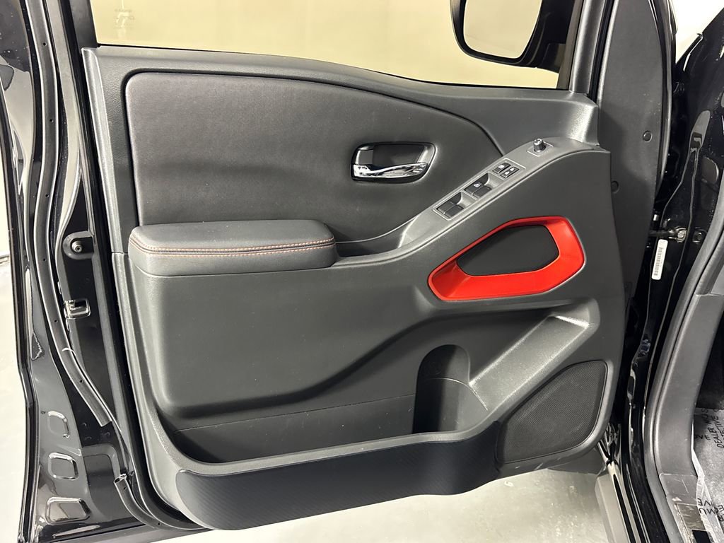 Used 2023 Nissan Frontier PRO-4X w/ Technology Package image 25