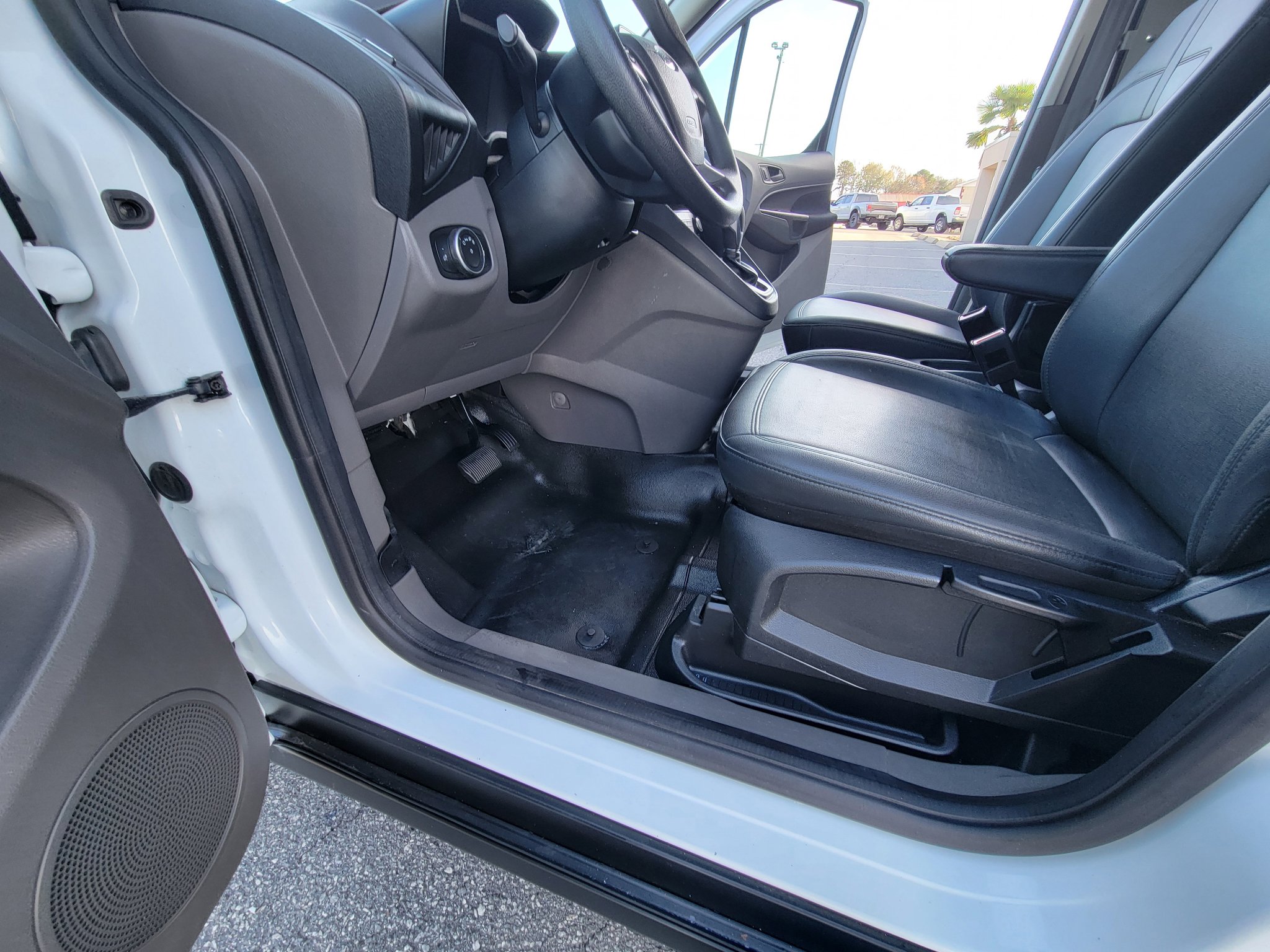 Used 2021 Ford Transit Connect XL image 20