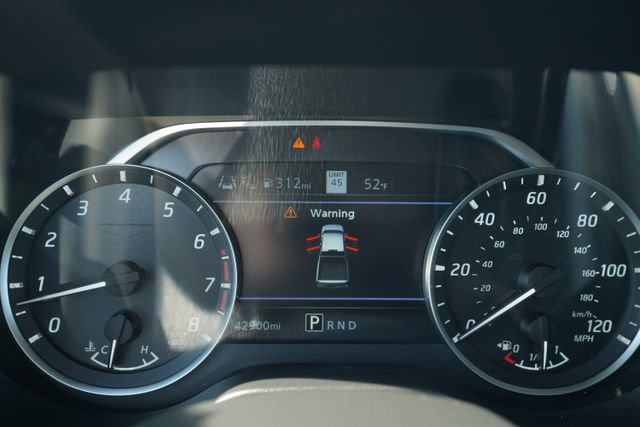 Used 2021 Nissan Titan SV w/ SV Convenience Package image 28