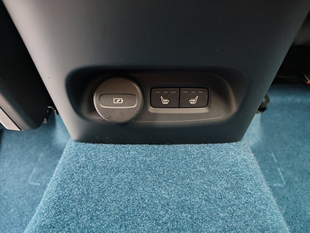 Used 2023 Volvo XC40 Recharge Ultimate AWD/4WD image 32
