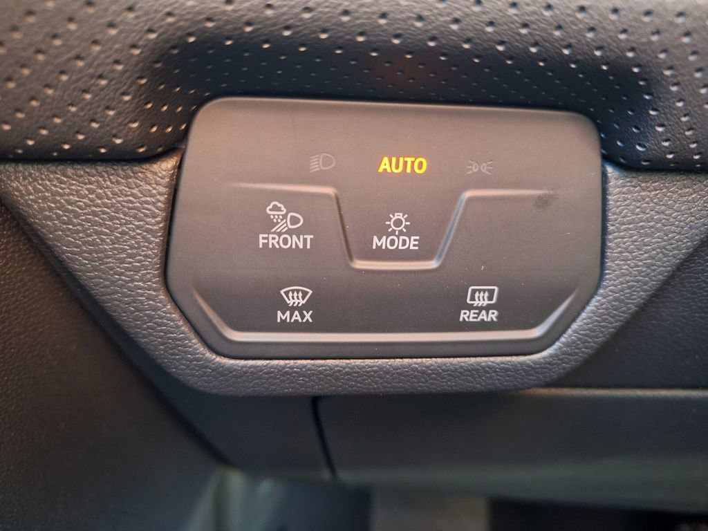 New 2026 Volkswagen Atlas SE image 12