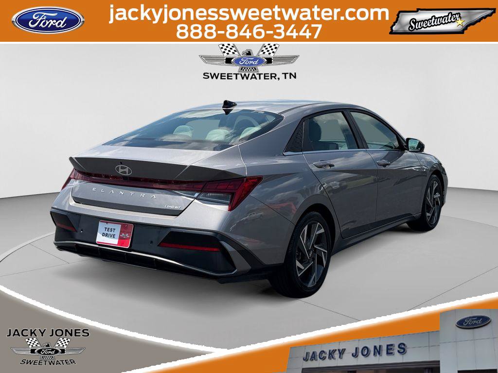 Used 2024 Hyundai Elantra Limited FWD image 5