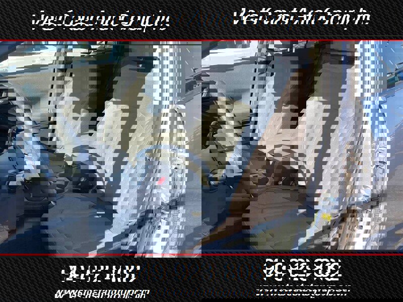 Used 2025 Subaru Crosstrek 2.0i image 8