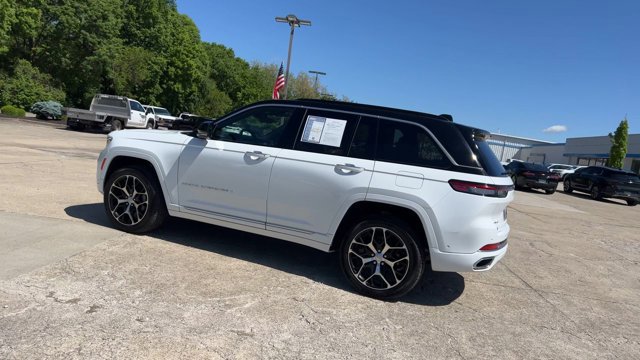 Used 2024 Jeep Grand Cherokee Summit AWD/4WD image 6