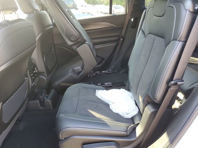 New 2025 Jeep Grand Cherokee L Altitude image 17