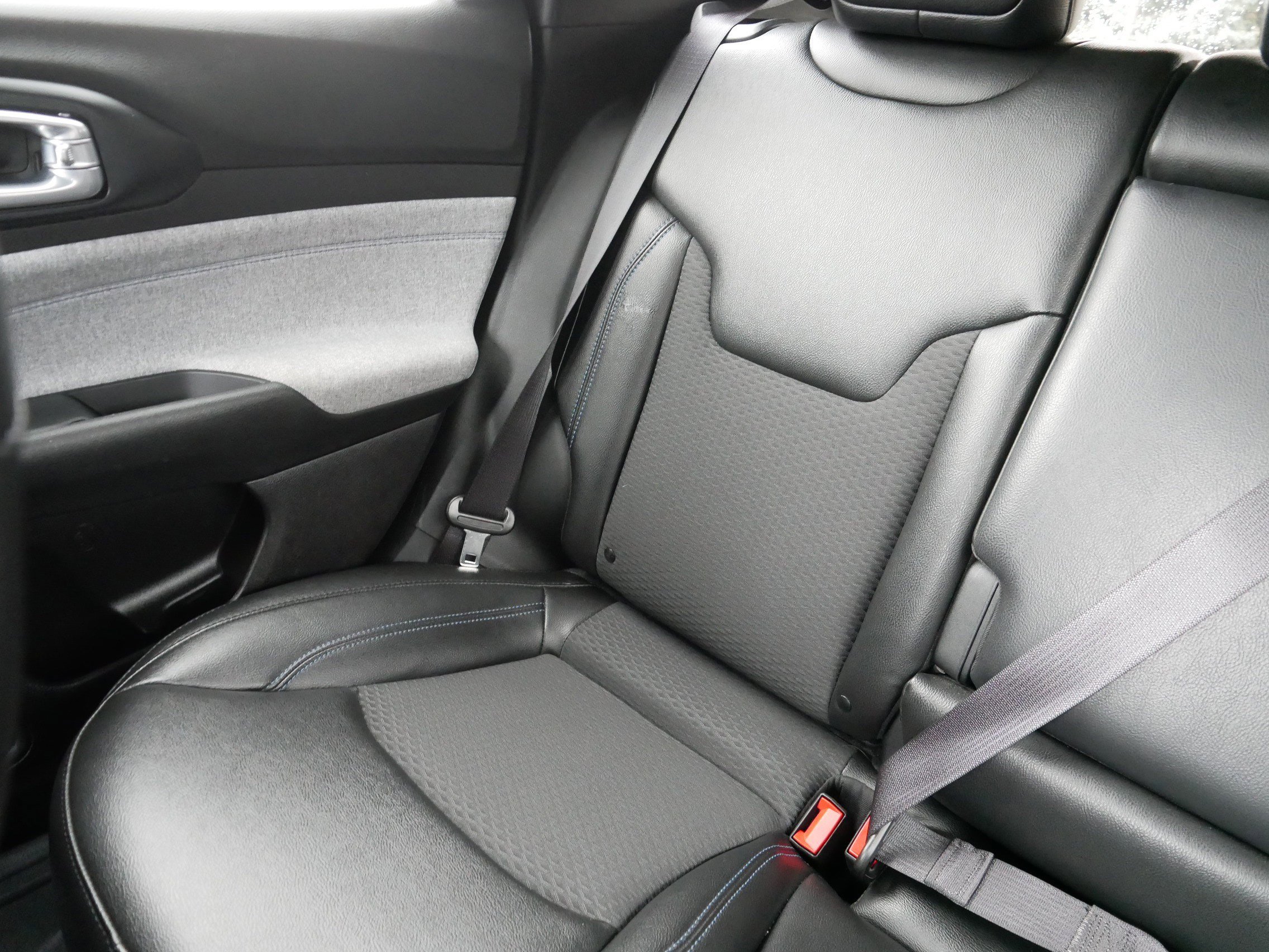 Certified 2024 Jeep Compass Latitude image 12