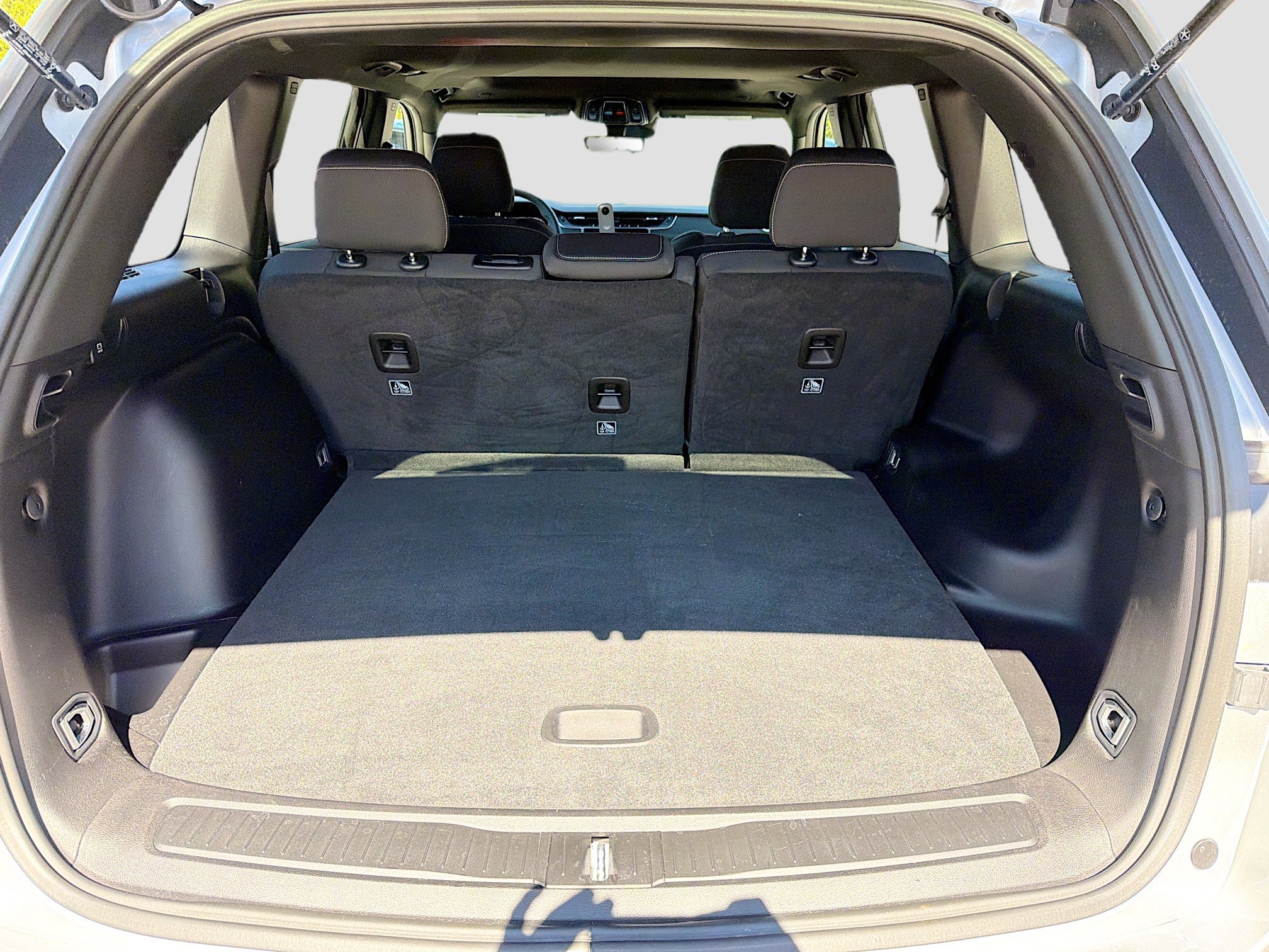 Used 2025 Jeep Grand Cherokee Laredo X image 12