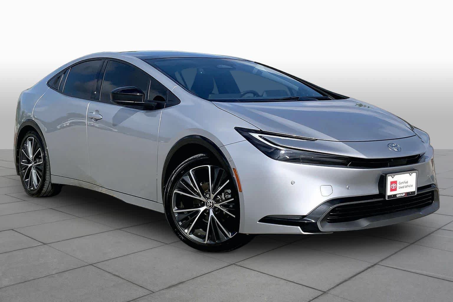 Used 2024 Toyota Prius Limited w/ Limited Premium Package FWD image 3