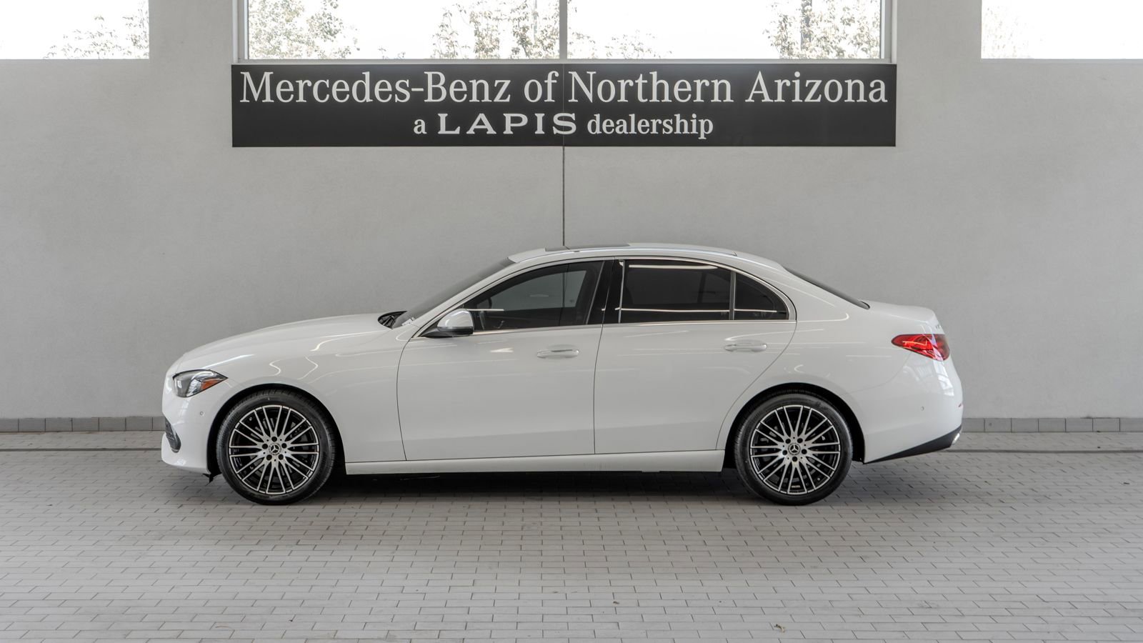 Used 2024 Mercedes-Benz C 300 Sedan image 2