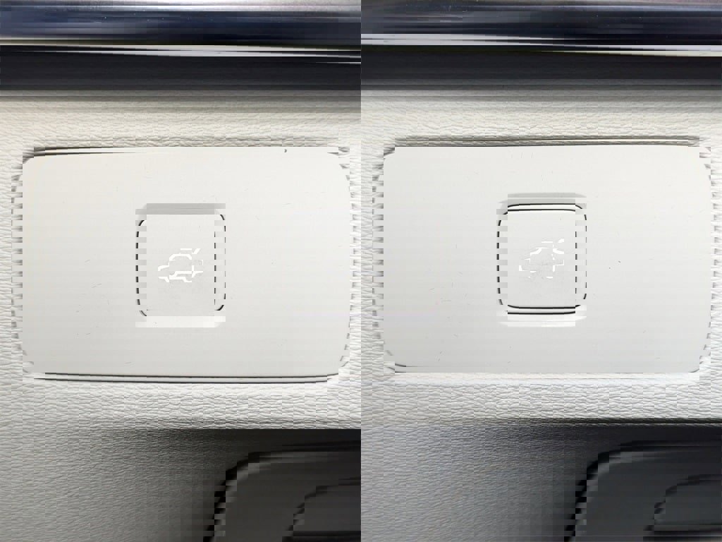 New 2026 Volvo XC90 B6 Ultra w/ Protection Package Premier image 35