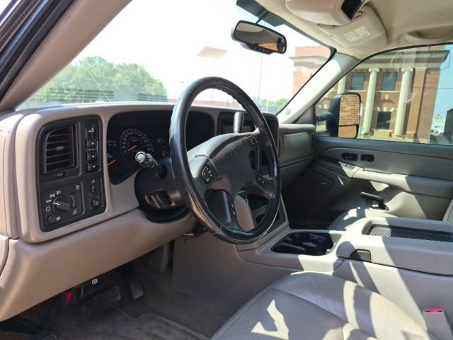 Used 2007 GMC Sierra 2500 SLT w/ Onstar Plus Package AWD/4WD image 11