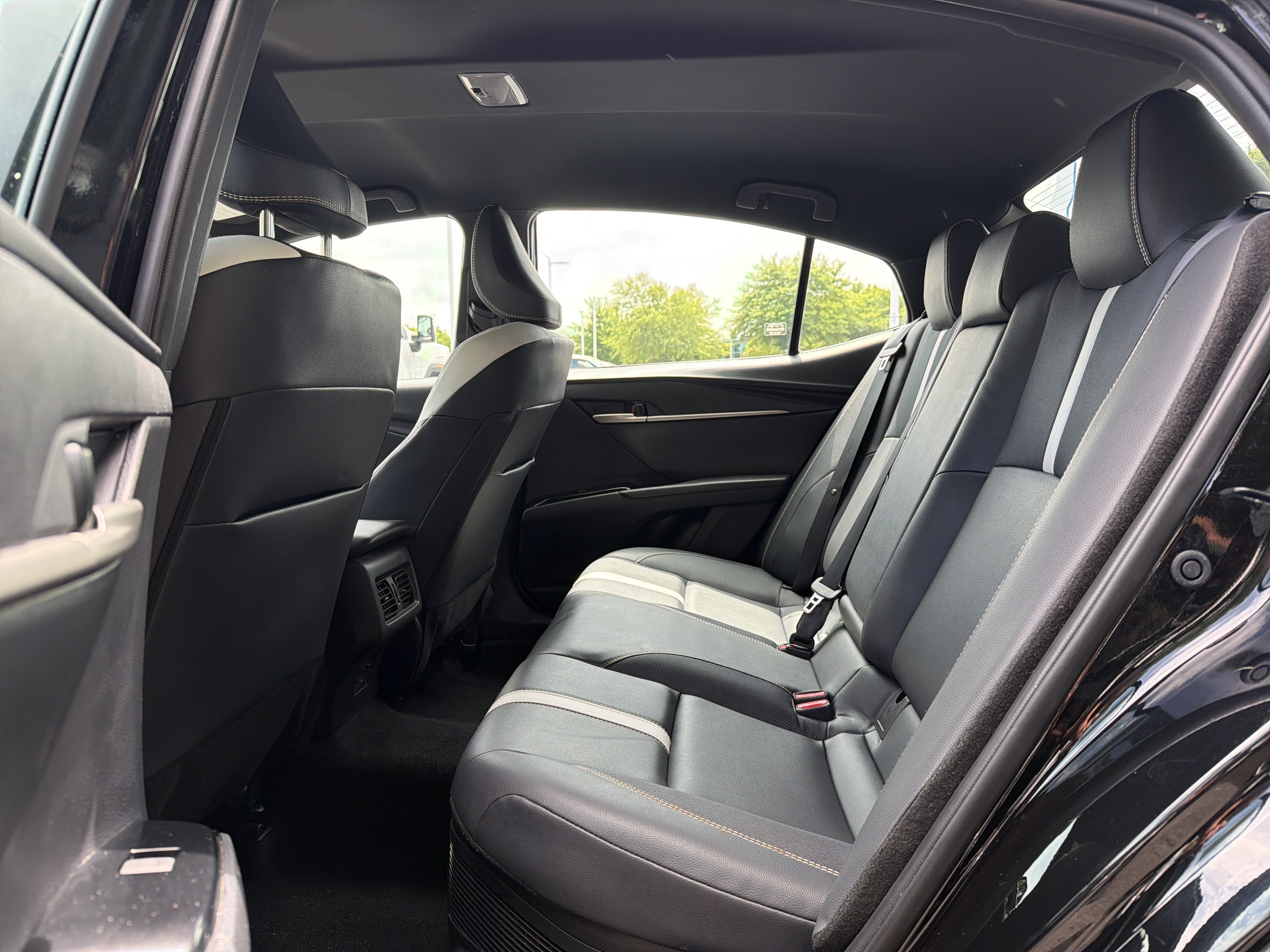 Used 2025 Toyota Camry SE FWD image 31