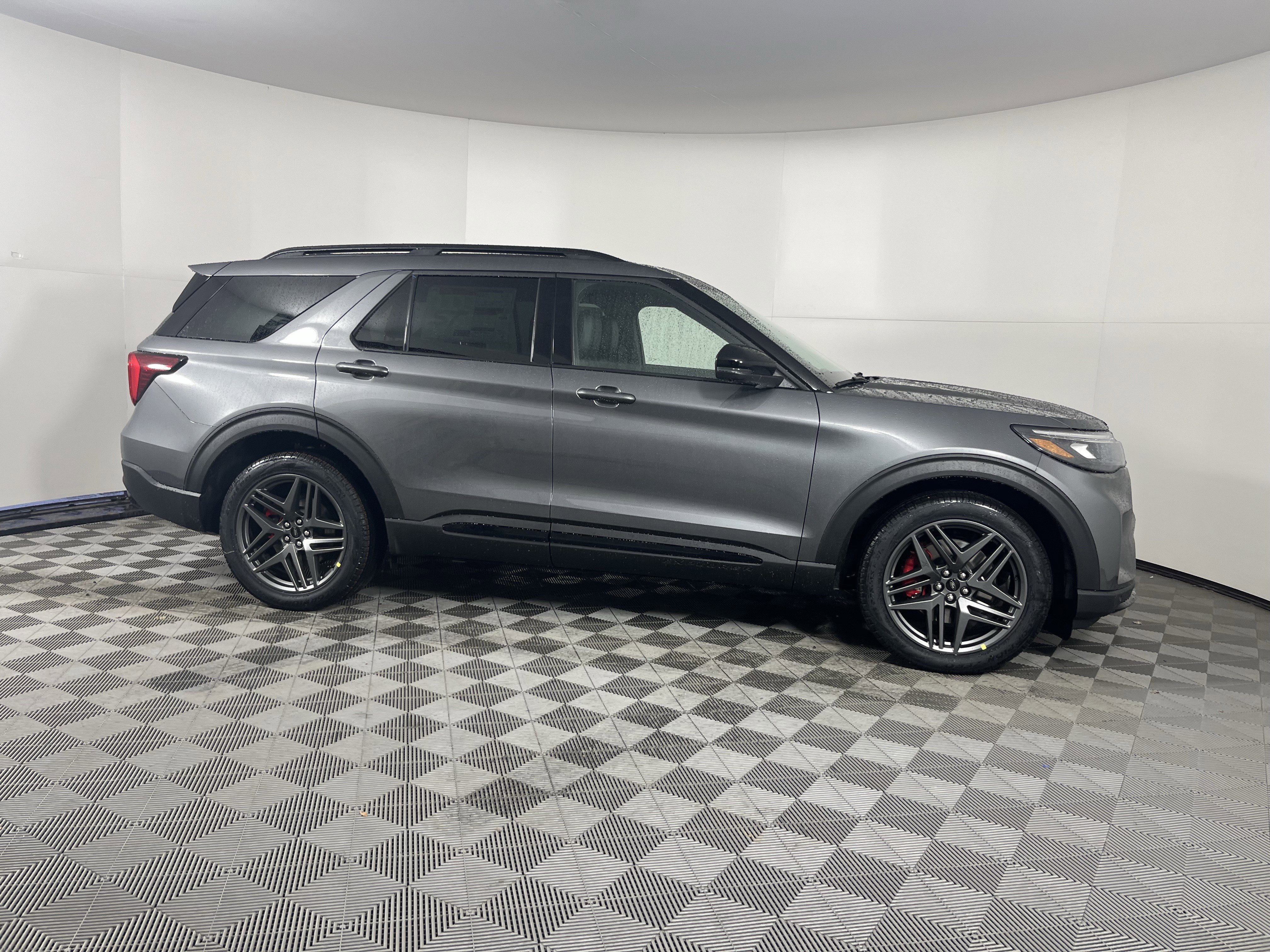 New 2026 Ford Explorer ST w/ Sun And Sound Package image 6