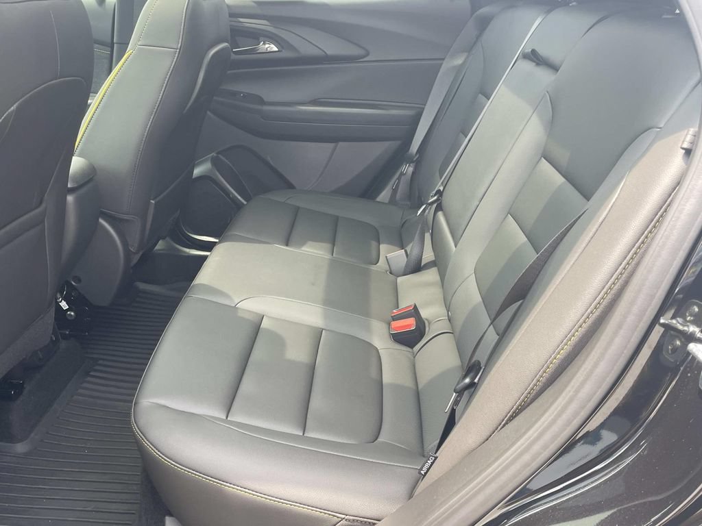 Used 2025 Chevrolet TrailBlazer ACTIV w/ Convenience Package FWD image 13
