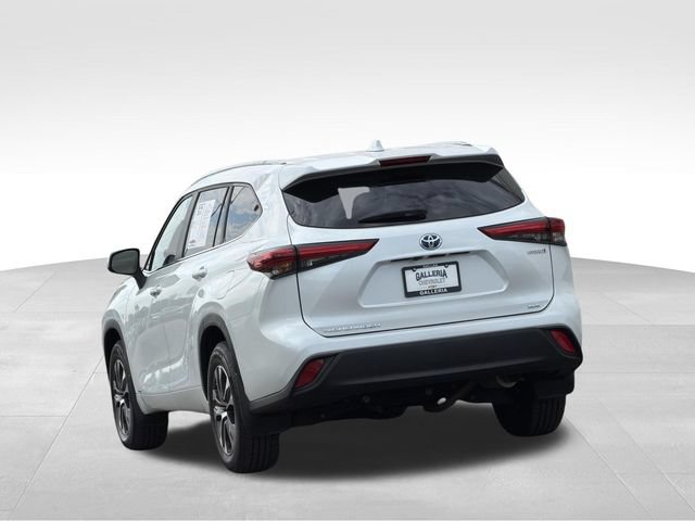 Used 2023 Toyota Highlander XLE AWD/4WD image 5