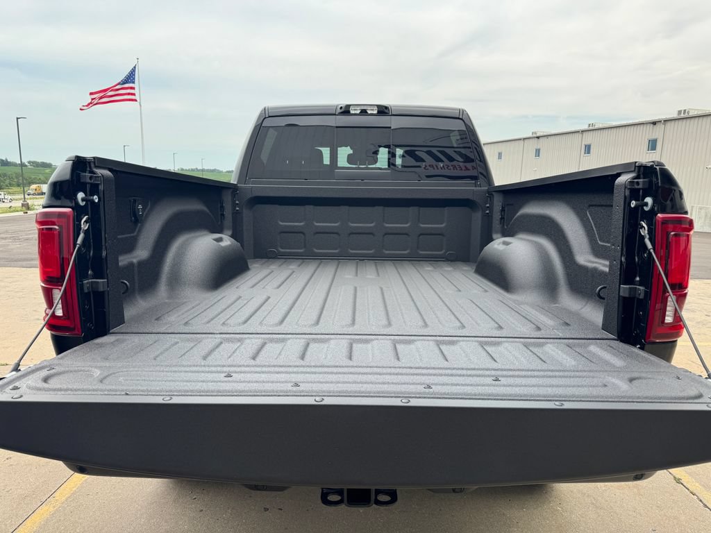 New 2026 RAM 2500 Laramie AWD/4WD image 10