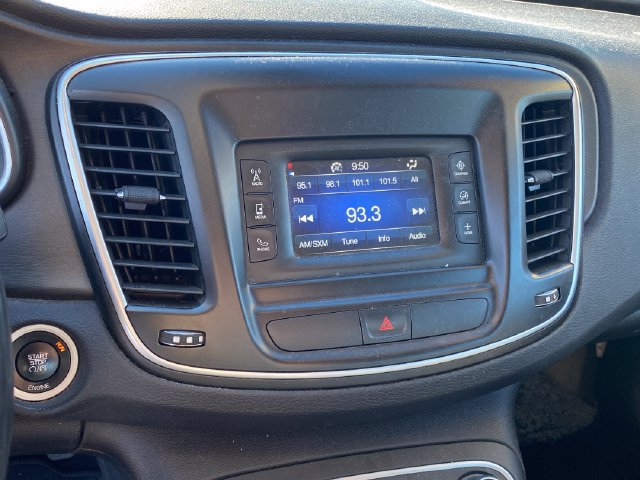 Used 2016 Chrysler 200 Limited w/ Convenience Group FWD image 7