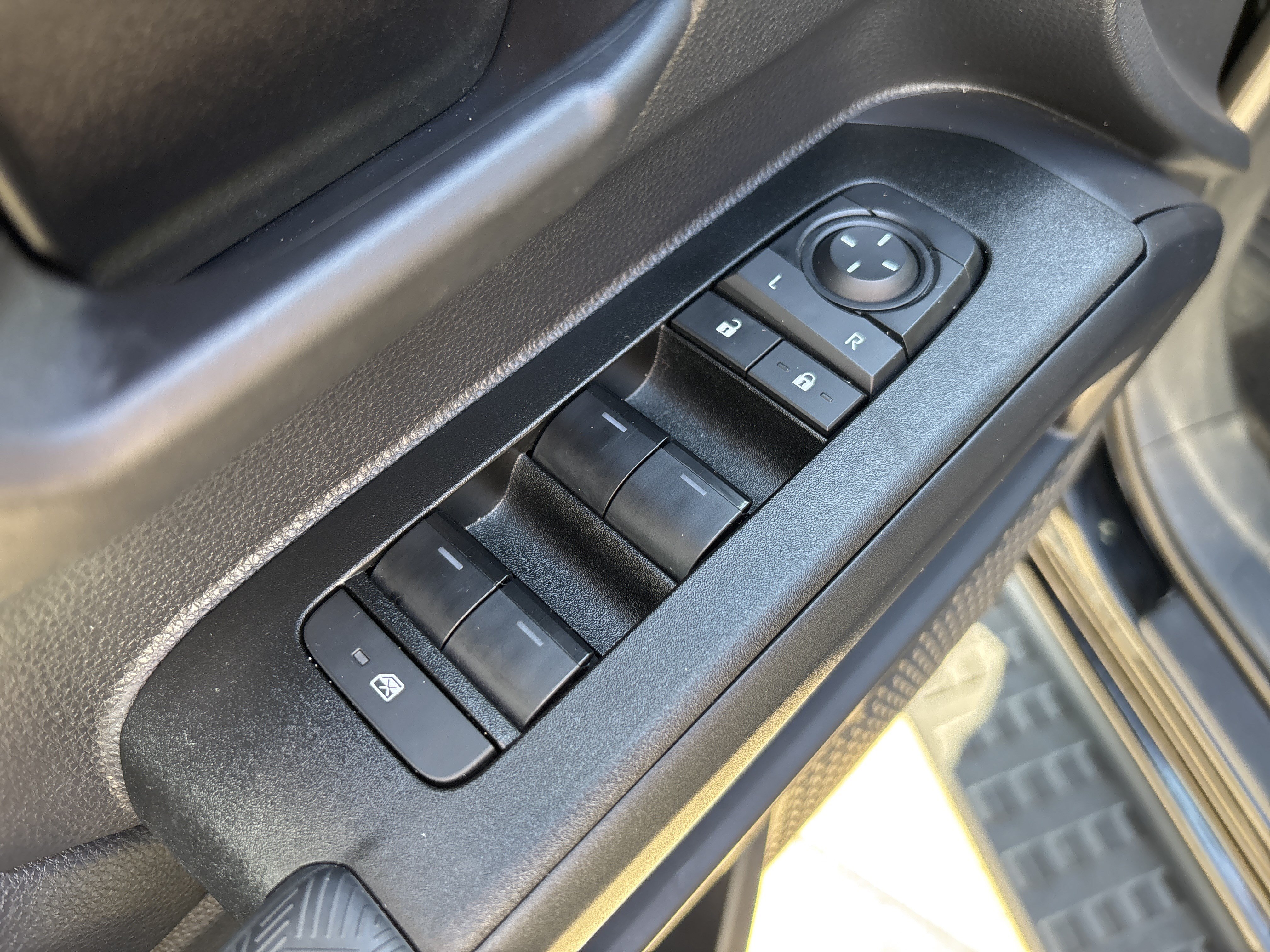 Used 2025 Toyota 4Runner SR5 AWD/4WD image 10
