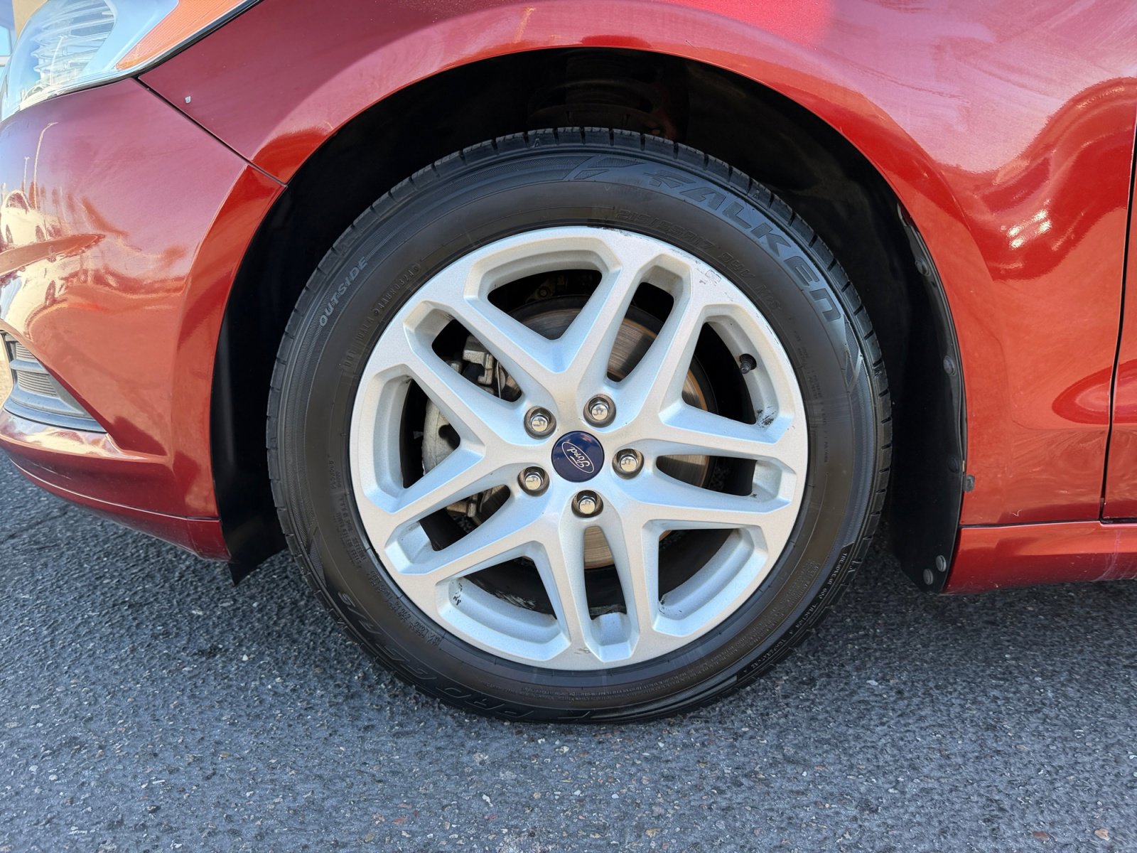 Used 2014 Ford Fusion SE image 26