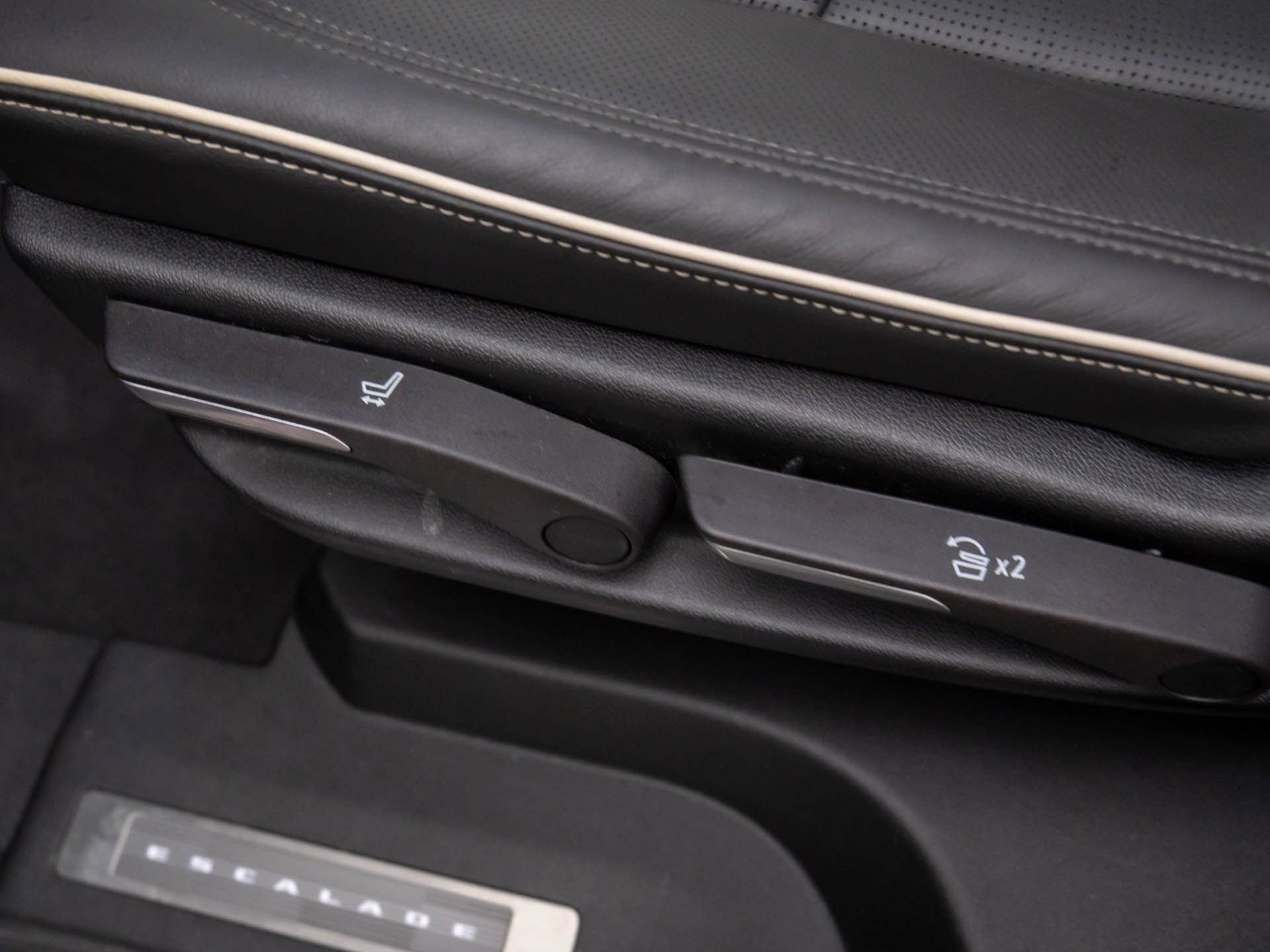 Used 2024 Cadillac Escalade Sport w/ LPO, ONYX Package image 21