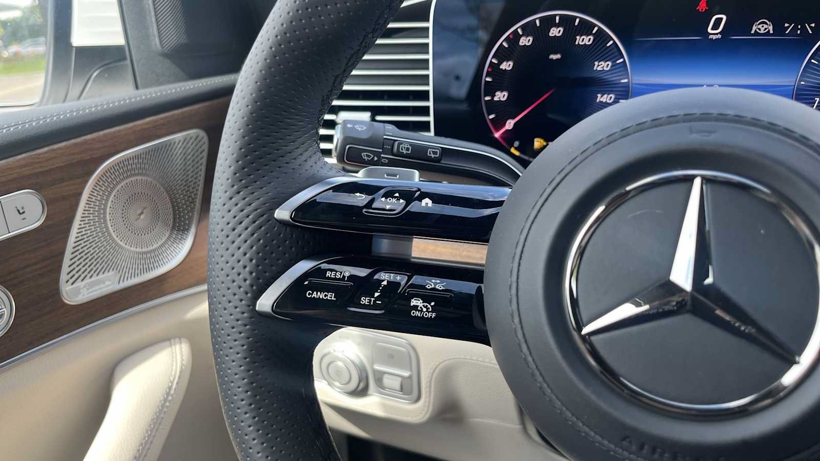 New 2026 Mercedes-Benz GLS 580 4MATIC image 40