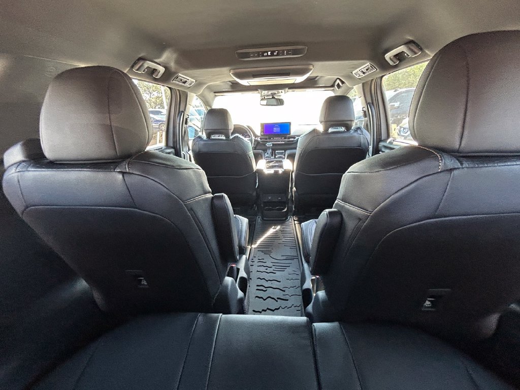 New 2026 Toyota Sienna XLE Woodland Edition AWD/4WD image 17