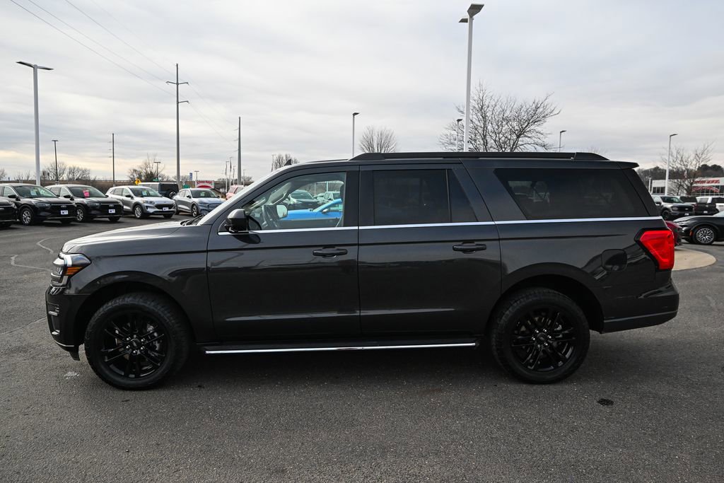 Used 2022 Ford Expedition Max XLT image 8