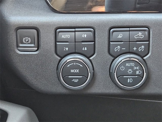 Used 2024 Chevrolet Silverado 1500 ZR2 image 22