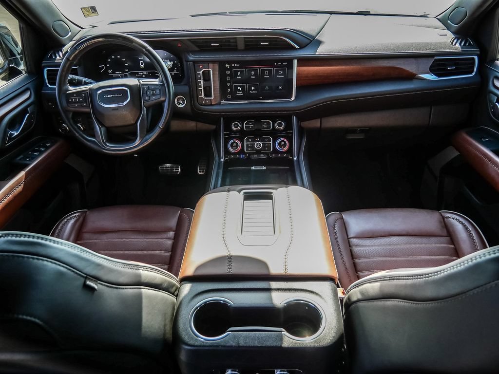 Used 2023 GMC Yukon Denali Ultimate AWD/4WD image 32