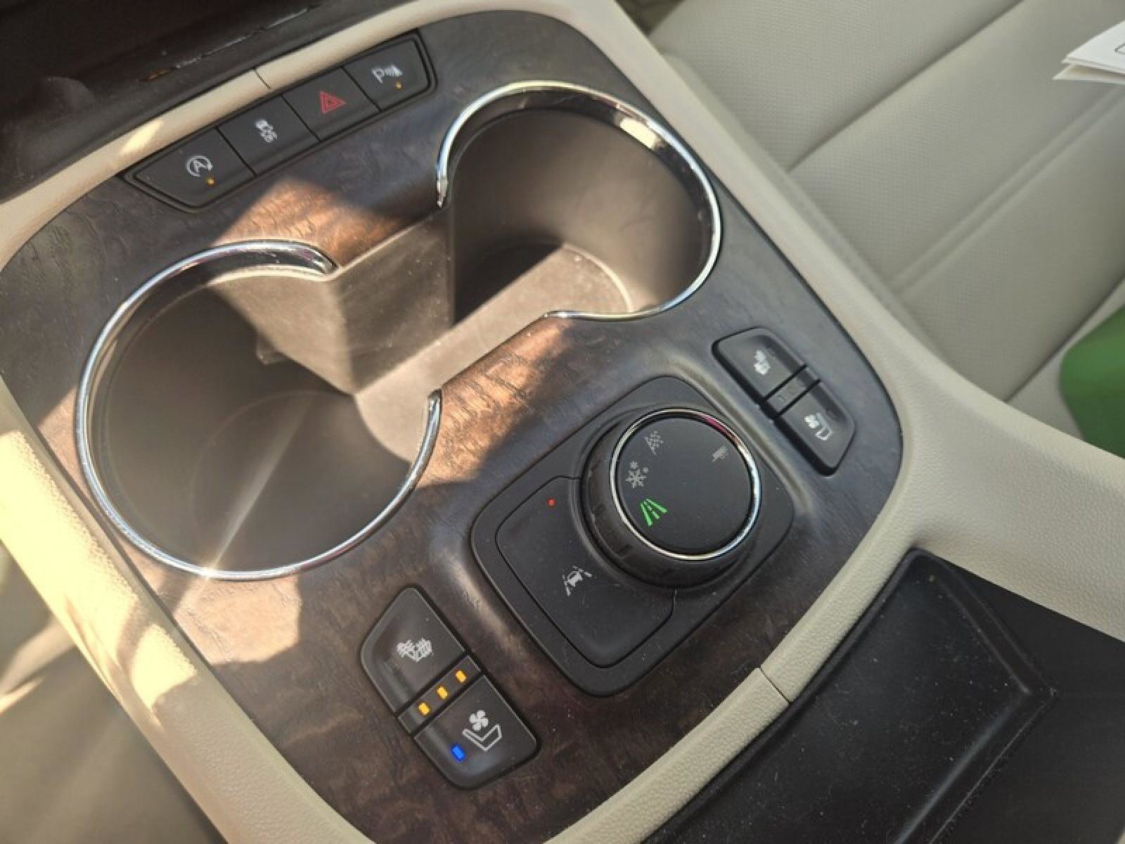 Used 2023 GMC Acadia Denali w/ Denali Ultimate Package FWD image 17